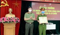 Dũng cảm cứu người bị lũ cuốn trôi